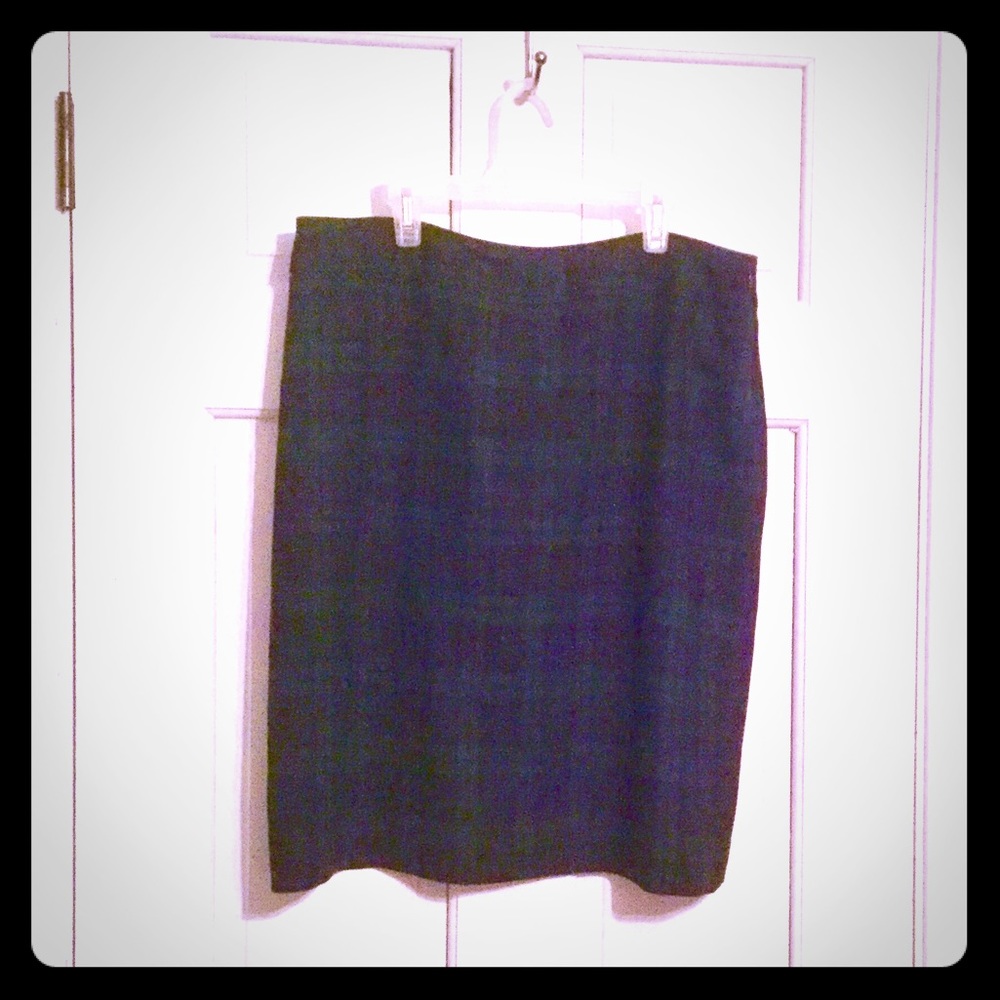 Black and evergreen plaid skirt